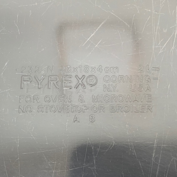 Vintage 7” x 11” Pyrex Clear Glass Pan With Woven Basket With Handles - Picture 6 of 6